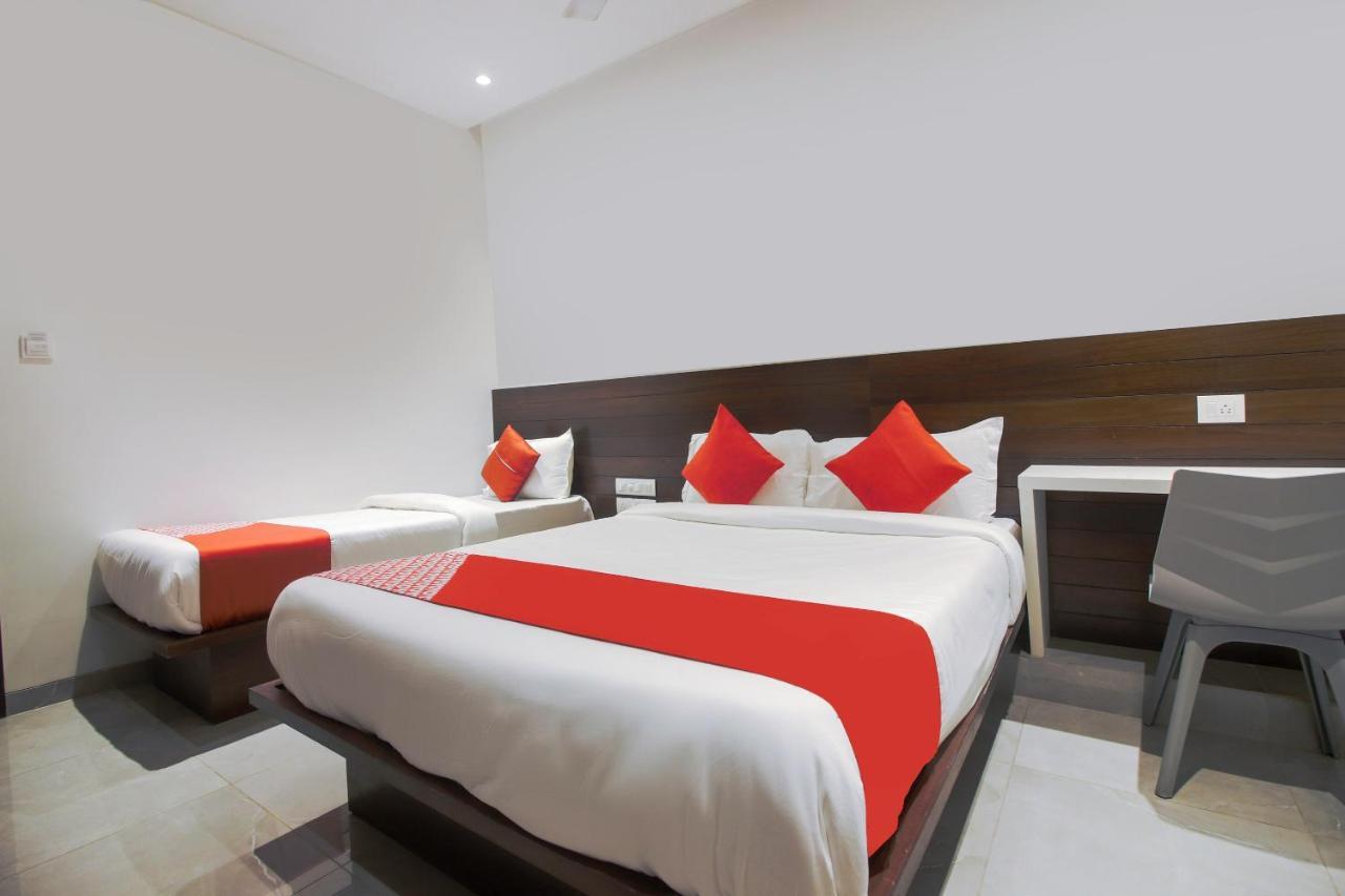 Hotel Flora Suites Bombaim Exterior foto